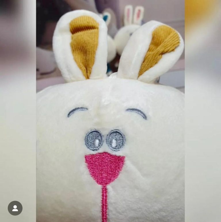 عروسک خرگوش خپلی صورتی